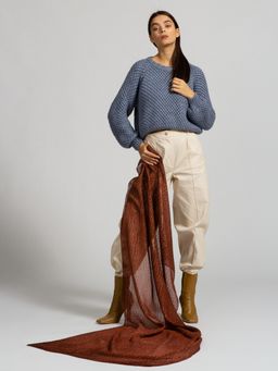 Большой,красивый палантин, выполненный из гофрированной ткани и украшенный тонкими нитями люрекса - Tantino фото 4