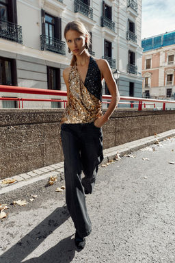 HALTER TOP WITH COMBINED SEQUINS