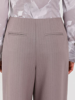 Брюки в полоску