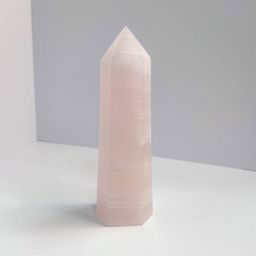 Кристалл из розового Кальцита