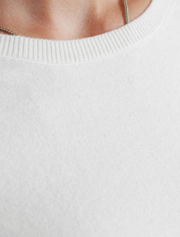 D39.350 Джемпер женский натуральный белый