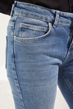 Mavi Dusuk Bel Flare Jeans TWOSS25JE00192 - Trendyolmilla фото 4