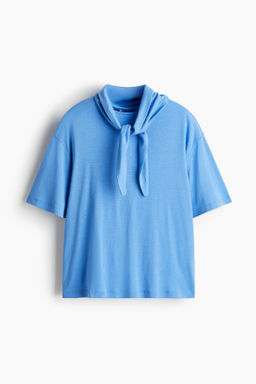 Top con cuello fular