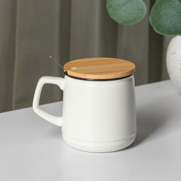 Кружка керамическая с крышкой и ложкой Звезда, 350 мл, цвет белый - Simaland фото 2