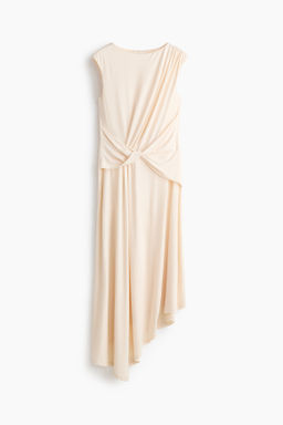 Vestido asim?trico con detalle girado