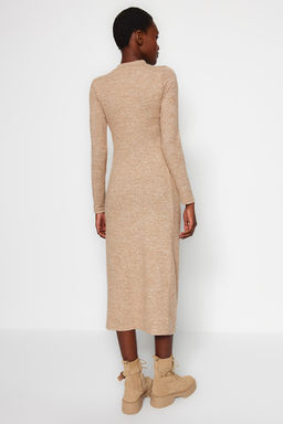 Bej Bisiklet Yaka Yumos Midi Y?rtmacl? ve Buzgu Detayl? Fitted Orme Elbise TWOAW24EL00246 - Trendyolmilla фото 5