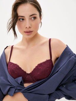 Бюстгальтер с чашкой без пуш-ап