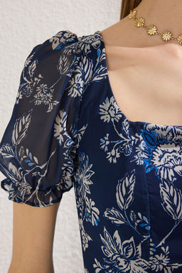TRENDYOLMILLA Lacivert Cicek Desenli Mini Sifon Dokuma Elbise TWOSS23EL01171 фото 3