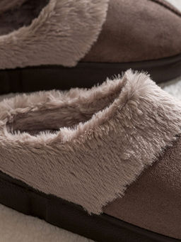 Pel?? Astarl? Kad?n Ev Terli?i