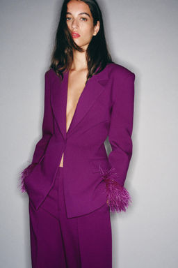 BLAZER HOMBRERAS PU?O PLUMAS / P?rpura