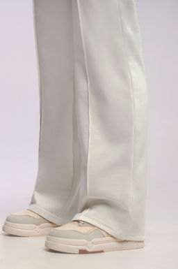 Арт. 2530  Костюм с брюками женский 44-50 (4 шт) Цвет:верх-молочный, низ-молочный