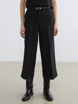 Beli Kemerli Standart Fit Kad?n Pantolon