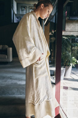 ABRIGO COMBINADO JACQUARD LINO LIMITED EDITION / Vainilla - Zara фото 4