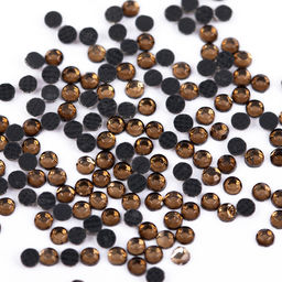 Страз клеевой Zlatka RS/144 SS06 1.9 - 2.1 мм акрил 1 x 144 шт в пакете с еврослотом 009 табачный (smoked topaz)