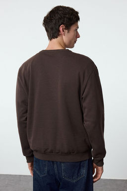 TRENDYOL MAN Koyu Kahverengi Oversize/Genis Kesim Kabartma Yaz? Bask?l? Ici Polarl? Sweatshirt TMNAW25SW00053 - Trendyolmilla фото 10