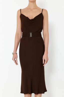 Kahverengi Kemerli Shift/Duz Kesim Degaje Yaka Midi Dokuma Elbise TWOSS21EL2394