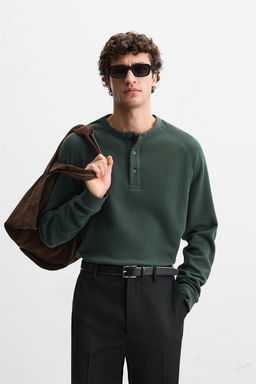 T-SHIRT WITH BUTTONED NECK - Zara фото 2