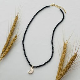 Бусы из черной Шпинели с перламутровой подвеской "Месяц" 40 см +