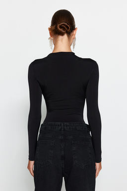 Siyah Vucuda Oturan Yaka Detayl? Body TPRAW24BD00008