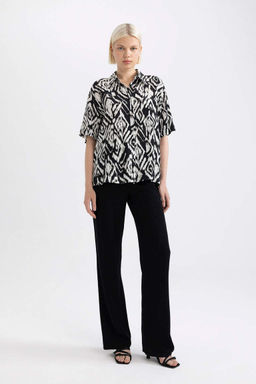 Широкие брюки прямого кроя с карманами и высокой талией из смесового льна