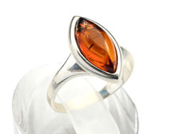Кольцо с янтарем С925 рис 9*16мм цв.коньячный размер 17, 2,5г
