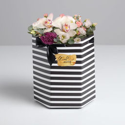 Коробка складная шестигранник Монохром, 17 14,8 19,5 см - Дарите счастье фото 2