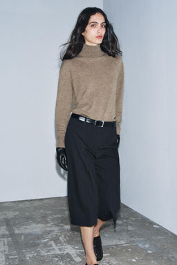 ZW COLLECTION STRIPED BERMUDA SHORTS