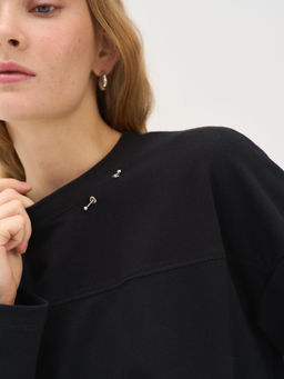 Свитшот укороченный с декором "Уголь" женский