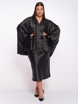 Атласная черная юбка TUB20537BLK01