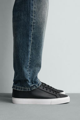 ZAPATILLA MINIMAL / Negro
