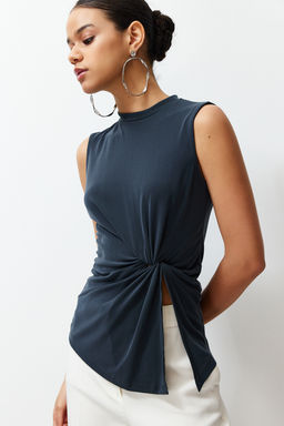 Antrasit More Sustainable Modal Icerikli Dik Yaka Buzgu ve Y?rtmac Detayl? Orme Bluz TWOSS24BZ00359