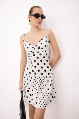 Siyah-Beyaz Puantiyeli Mini Dokuma Elbise TWOSS26EL00324 - Trendyolmilla фото 2