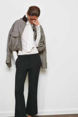 PANTAL?N CROPPED FLARE ZW COLLECTION / Gris oscuro - Zara фото 5