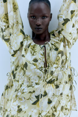 Blusa con cordon de ajuste