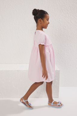 Pembe K?z Cocuk Pamuklu Balon Kol Kruvaze Detayl? Mini Bayraml?k Dokuma Elbise TKDSS25EL00023 - Trendyolmilla фото 2