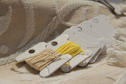 Gamma LBK-40 Бобины для мулине картон 4.1 см 40 шт в блистере белый