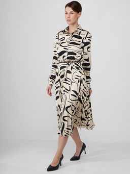 Платье из принтованной атласной ткани