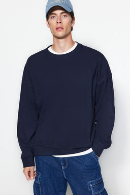 TRENDYOL MAN Lacivert Bisiklet Yaka Oversize/Genis Kesim Yumusak F?rcal? Selanik Sweatshirt TMNAW24SW00057 - Trendyolmilla фото 9