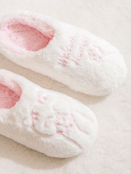 Kedi Nak??l? Kad?n Ev Terli?i