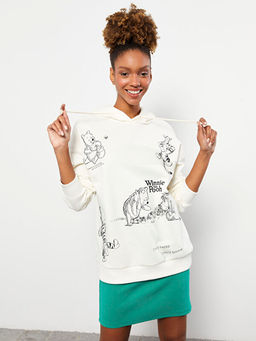 Kap??onlu Winnie the Pooh Bask?l? Uzun Kollu Oversize Kad?n Sweatshirt