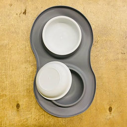 Двойная миска на силиконовой нескользящей подставке голубая 43х25х5см - Buro фото 3