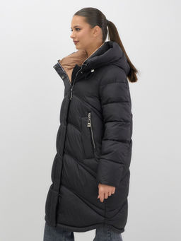 Пальто зимнее утепленное с капюшоном женское черного цвета 7747Ch - Visdeer фото 10