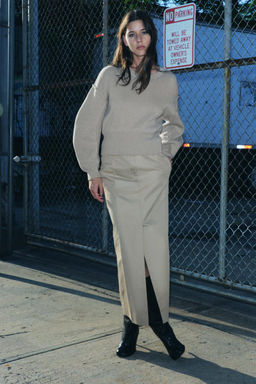 PLAIN KNIT SWEATER WITH VOLUMINOUS SLEEVES