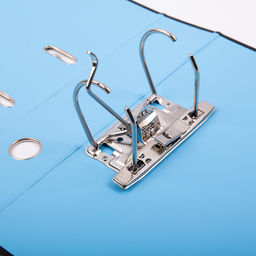 Expert Complete BLACK&COLOR Регистратор PVC, 2-х стороннее покрытие, мет.уг. 75 мм 10 шт. Trend A4 арочный механ. лён черный/голубой ЕС100262108