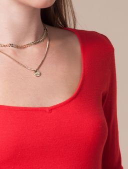 VILATTE / Джемпер тонкой вязки из вискозы с трендовым декольте  фото 2