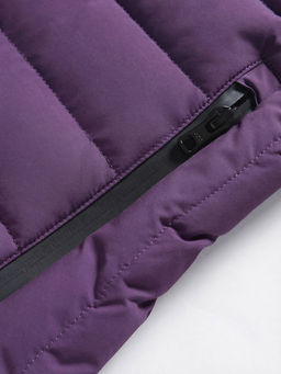 Куртка женская стёганая с капюшоном с графеновой подкладкой темно-фиолетового цвета 9624_1TF