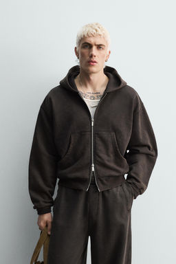 CROPPED FIT HOODIE