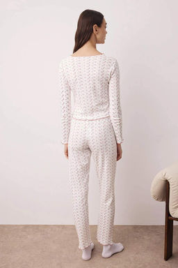 Beyaz-Cok Renkli Cicekli Kurdele Detayl? Dokulu Pike Kumas Orme Pijama Tak?m? THMAW26PT00069