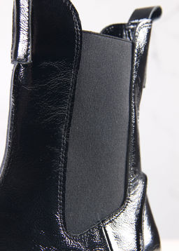 Челси 370.чанкиbl. Черный наплак/Мех