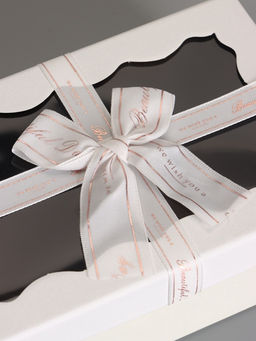 Набор подарочных коробок 3 в 1, прямоугольные с окном, белый, 23×16×9.5; 21×14×8; 19×12×6.5 см